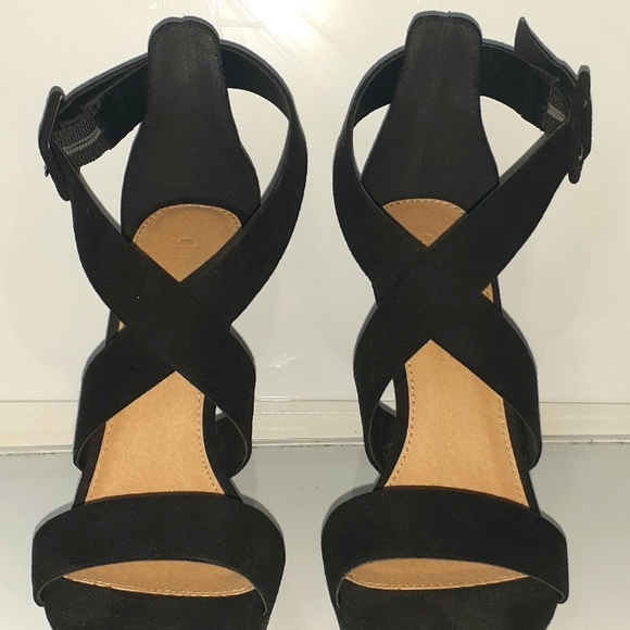 Charlotte Russe Black Velvet High Heels - Picture 3 of 4